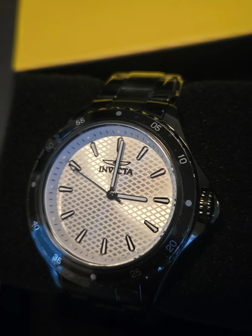 50859 Invicta Pro Diver Lady PC21 J Quartz 38mm Black Silver Dial Watch